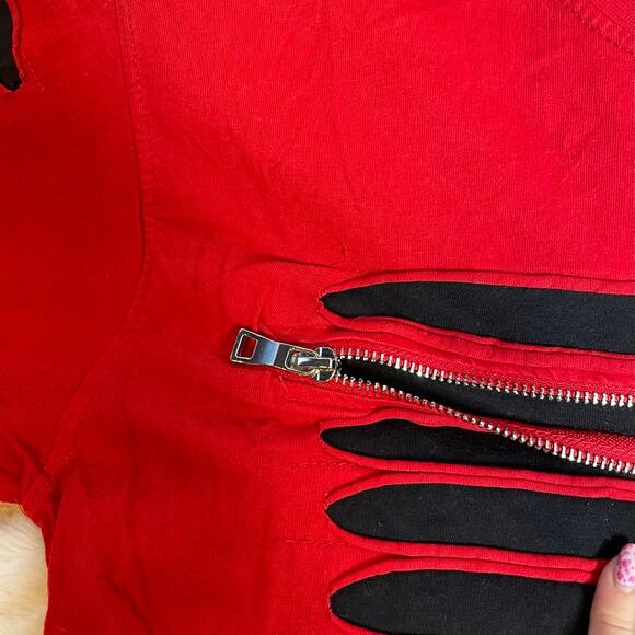 SWITCH‎ REMARKABLE Large Red Short Sleeve Zipper Cutout Distressed Tee Shirt - Picture 2 of 4